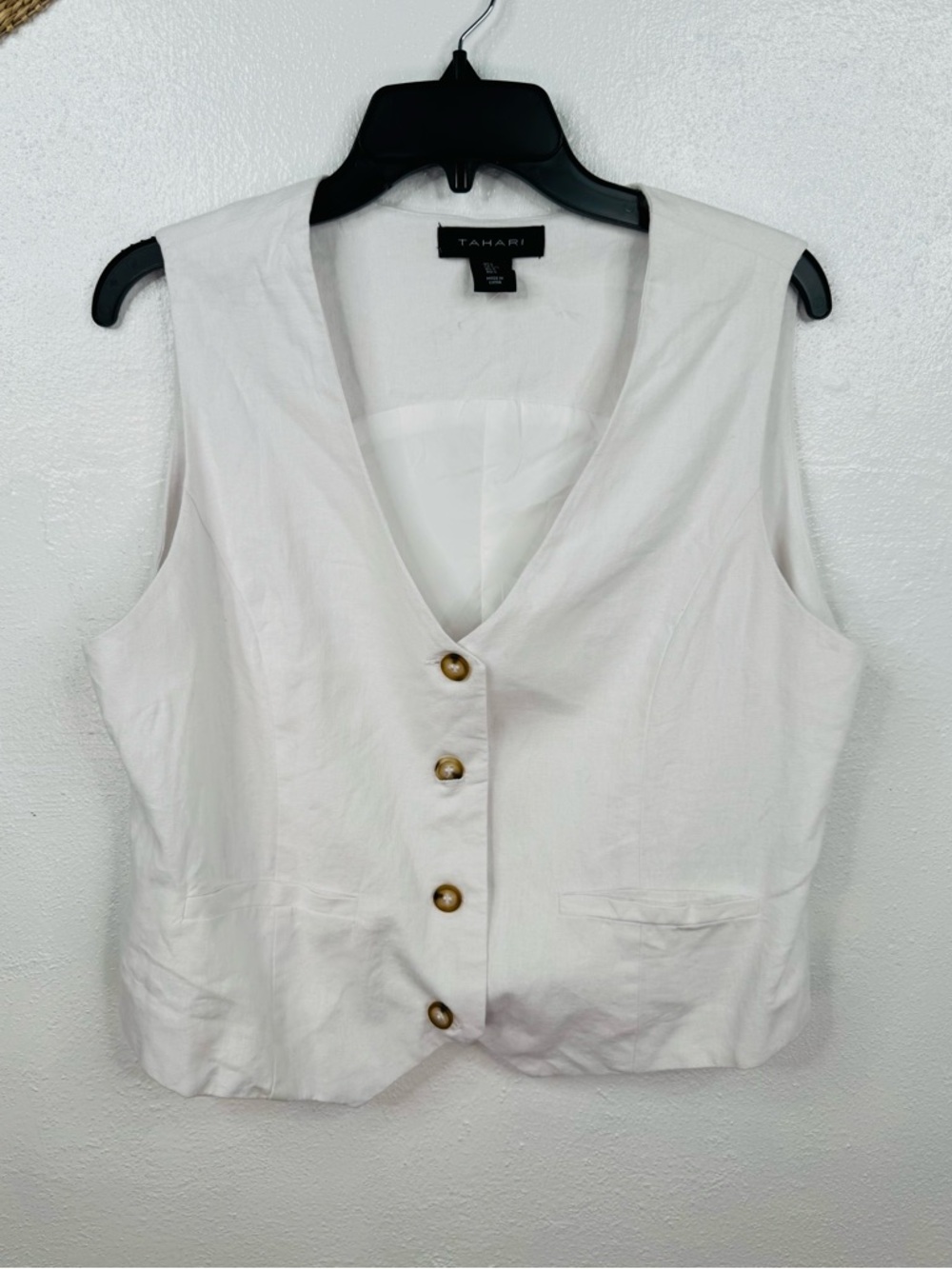 Tahari Vest Top Size L White Sleeveless V-Neck Button Front Tailored Linen Blend